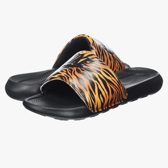 NWT Women's Nike Victori One Print Slides - Picture 9 of 16